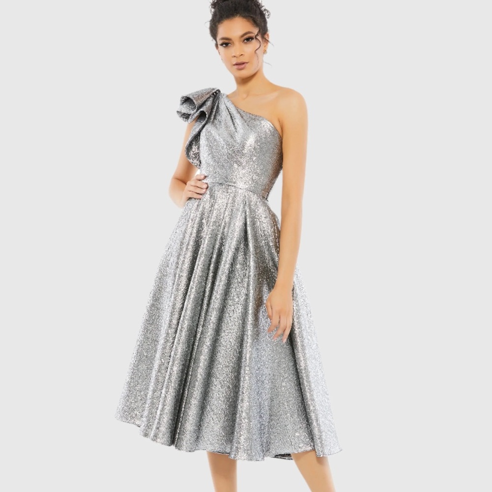 Mac Duggal NWT Silver Metallic One Shoulder Bow Midi Dress Size 2
